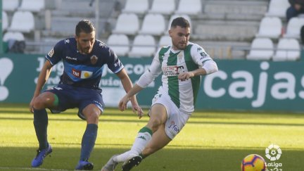 Javi Galán en un partido con el Córdoba.