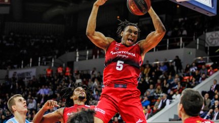 Stan Okoye en el partido frente a Breogán.