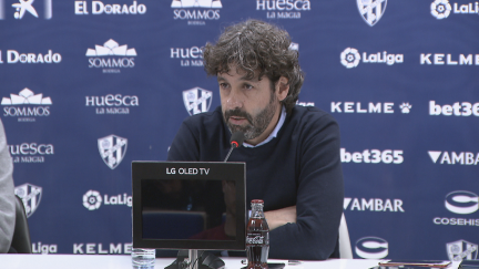 Emilio Vega en una rueda de prensa.