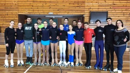 Imagen de grupo de las patinadoras concentradas en el CAR de Sant Cugat.