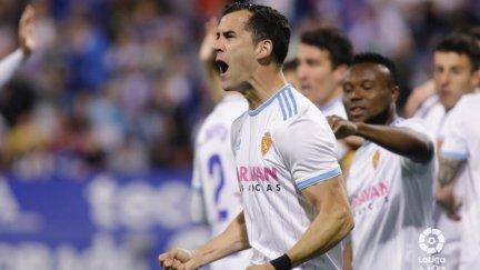 Miguel Linares celebra su gol ante el Elche.