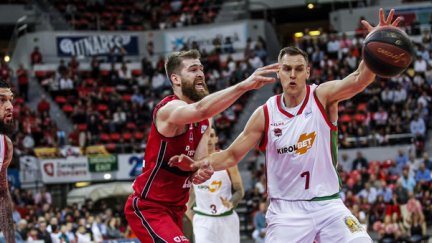 Radovic durante el encuentro con el Baskonia.