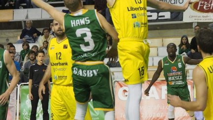 Los oscenses siguen con opciones de playoff.