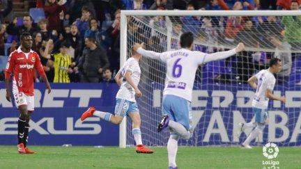 Alberto Guitián celebra un gol en el partido ante el Nástic.