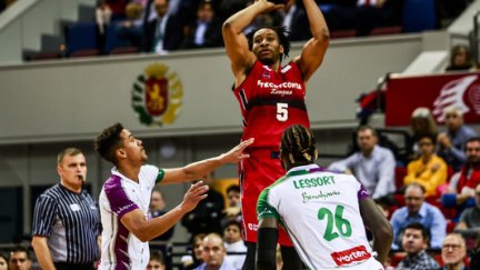 Stan Okoye en el partido con Unicaja.