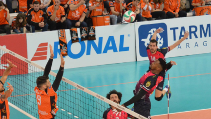 El Voleibol Teruel ha sellado su pase a la final de la Superliga de forma brillante.