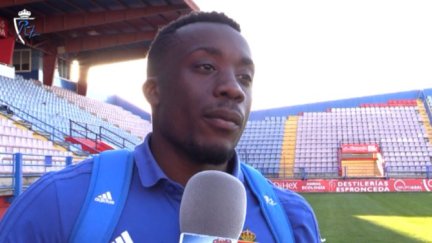 Jannick Buyla jugó ayer sus primeros minutos con el primer equipo del Real Zaragoza.