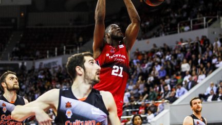 Tecnyconta Zaragoza podría clasificarse para el playoff este domingo.