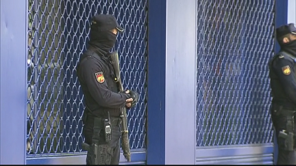 Agentes de la Policía Nacional han intervenido las oficinas del club desde primera hora de la mañana.