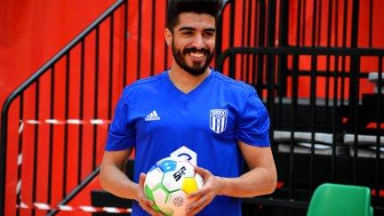 Johnny Gomes, en un entrenamiento con Fútbol Emotion Zaragoza.