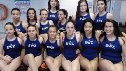 Componentes del equipo infantil femenino de la EWZ que acudirá al Campeonato de España.