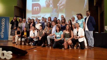 Una imagen de todas las premiadas al finalizar los Premios Mujer y Deporte.