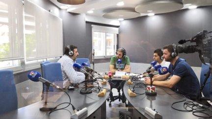 Entrevista en los estudios de Aragón Radio en Huesca.