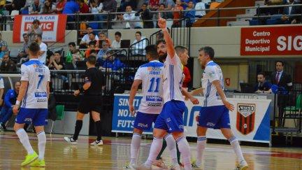 Nano Modrego, en un encuentro con Fútbol Emotion Zaragoza en la pasada temporada.