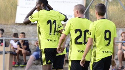 Dwamena celebra uno de sus cinco goles anotados ante el Peña Ferranca.