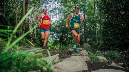 Sergio Serrano (Campeón) y Alberto Lasobras (Segundo), corredores de la Vuelta al Pico Cerler.