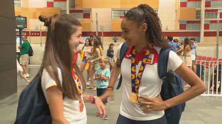 Mireya y Salma a su llegada a Zaragoza.