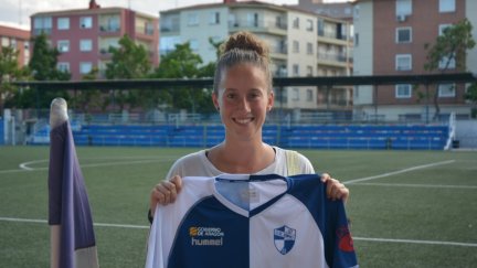 La defensa es la primera jugadora del CD Ebro.