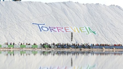 Una imagen de la primera etapa de La Vuelta que se ha celebrado en Torrevieja.
