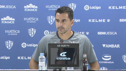 Míchel Sánchez, en la rueda de prensa de este jueves en El Alcoraz.