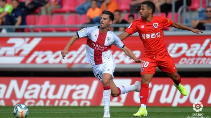 La SD Huesca durane el encuentro ante el CD Numancia.