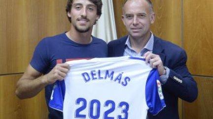 Delmás y Lapetra han firmado el acuerdo en las oficinas del club.