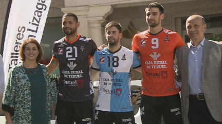 Presentación de las camisetas del CV Teruel.