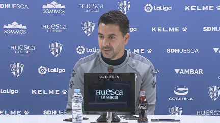 Míchel en rueda de prensa.