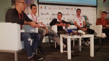 Sergio Samitier y Fernando Barceló en la mesa redonda en la que han participado esta mañana.