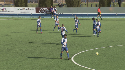 Los jugadores del Ebro celebran el gol de Aguza.