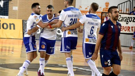 Carlos Retamar celebra su postrero gol ante Levante.