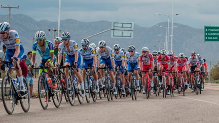 Imagen del pelotón en la segunda etapa.