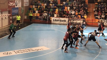 El Bada Huesca durante el partido. Foto: BM Ciudad Encantada.