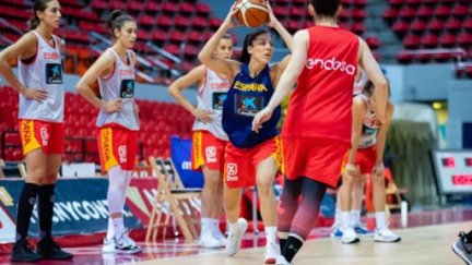 Ouviña ejercitándose con la selección en Zaragoza.