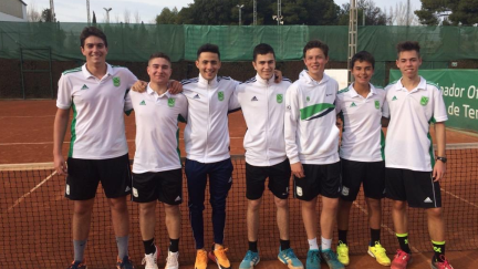 Equipo masculino júnior de tenis del Stadium Casablanca.