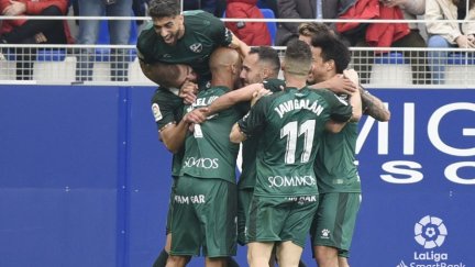Los jugadores celebran el segundo gol de Rico.