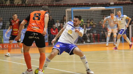 Fútbol Emotion Zaragoza venció en su último compromiso a Ribera de Navarra.