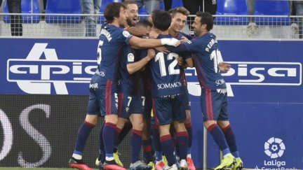 La SD Huesca durante el partido ante el Fuenlabrada. Foto: La Liga.