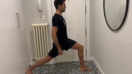 Deporte en casa: Álex Valles nos enseña ejercicios para fortalecer el cuerpo.