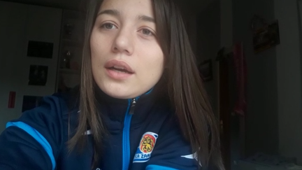 Sara González saluda a los seguidores de Aragón Deporte.