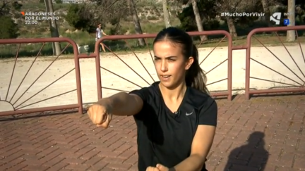 Raquel Roy entrenando en la calle.