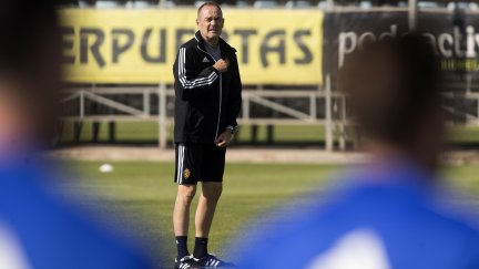 Víctor Fernández parece obligado a buscar una alternativa para el lateral derecho.