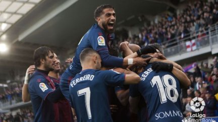 La SD Huesa tras ganar en el derbi de fin de año. Foto: La Liga.