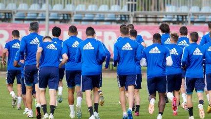 Víctor Fernández se lleva a 21 jugadores a Lugo