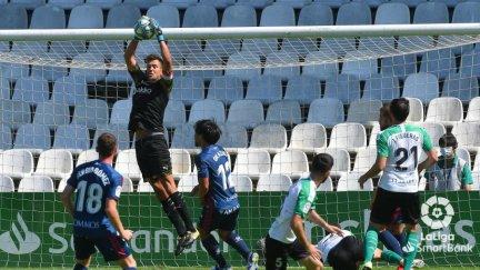 La SD Huesca durante el encuentro ante el Racing. Foto: LaLiga.