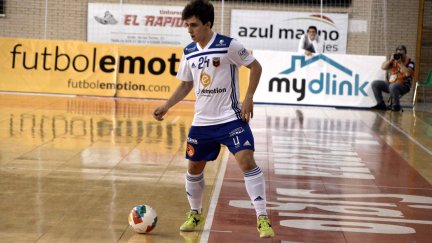 Marcos Forga durante un encuentro con Fútbol Emotion Zaragoza
