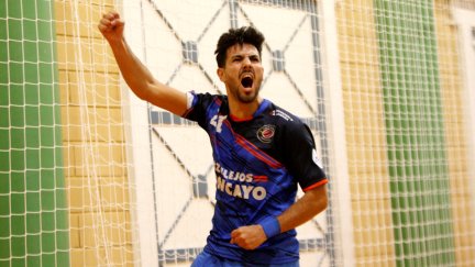Carlos García renueva por una temporada más