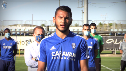 El futbolista se ha despedido del Real Zaragoza y de la afición y ha asegurado que "no es un adiós, es un hasta luego"