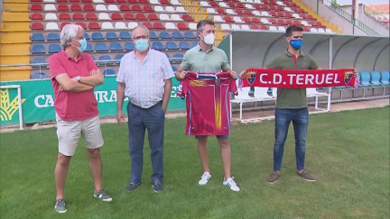 Momento de la presentación de Víctor Bravo.