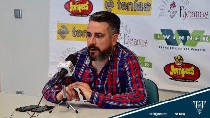 También en el día de ayer, Javier Garcés comunicó su dimisión como entrenador del club. Tanto Javier, como yo, queremos dejar claro que se trata de una decisión exclusivamente personal y deportiva.